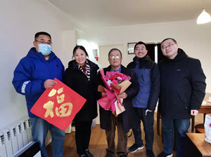 1.29民盟连云港市第一人民医院支部走访慰问老盟员_副本.jpg